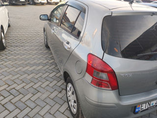 Toyota Yaris foto 3