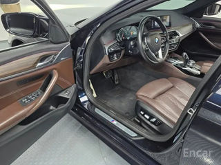 BMW 5 Series foto 6