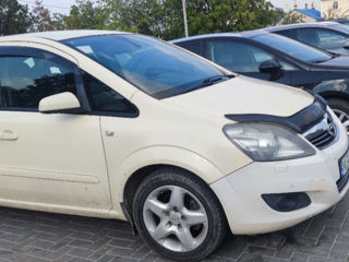 Opel Zafira foto 2