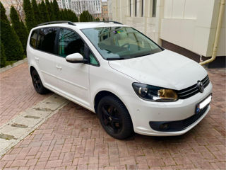 Volkswagen Touran foto 2