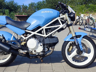 Ducati Monster 600 foto 1