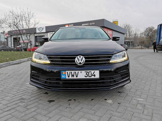 Volkswagen Jetta foto 2