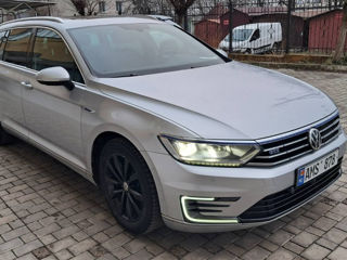 Volkswagen Passat foto 2