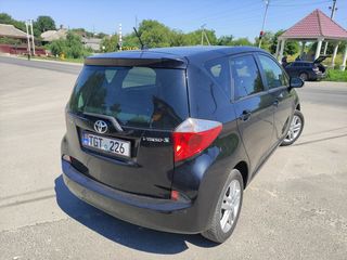 Toyota Verso-S foto 3