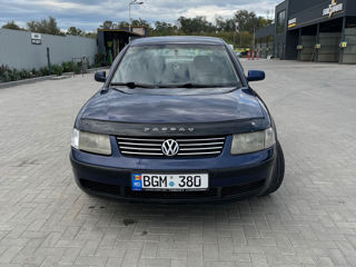 Volkswagen Passat foto 3