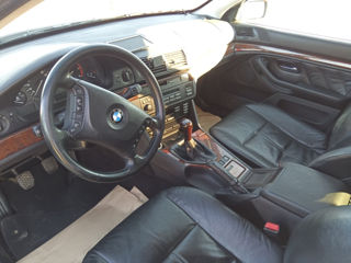 BMW 5 Series foto 3