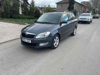 Skoda Fabia фото 1