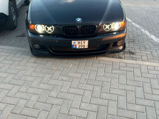 BMW 5 Series foto 2