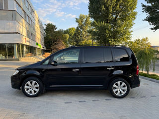 Volkswagen Touran foto 7