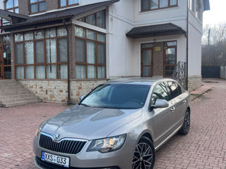 Skoda Superb foto 3