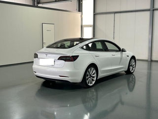 Tesla Model 3 foto 3