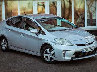 Chirie auto Prakat auto Chisinau  Auris Yaris Automat Hybrid Toyota Botanica foto 1