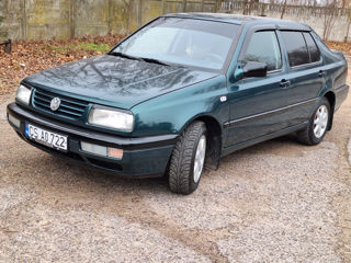 Volkswagen Vento foto 2