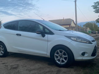 Ford Fiesta foto 5