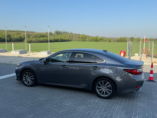 Lexus ES Series