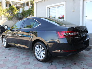 Skoda Superb foto 4