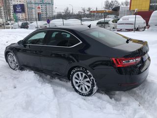 Skoda Superb foto 2