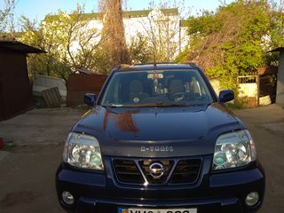 Nissan X-Trail foto 1