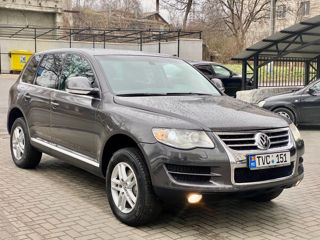 Volkswagen Touareg foto 2