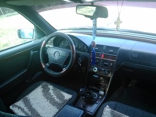 Mercedes C Class foto 9