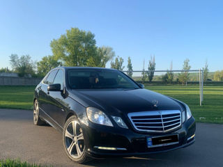 Mercedes E-Class фото 9