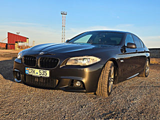 BMW 5 Series foto 3