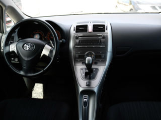 Toyota Auris фото 10