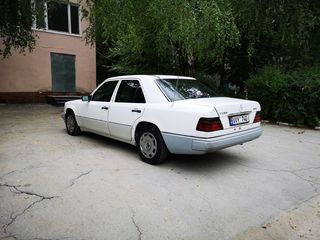 Mercedes Series (W124) foto 4