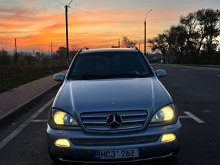 Mercedes M-Class foto 2