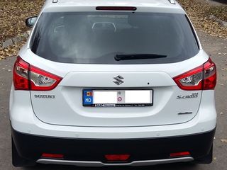 Suzuki S-Cross foto 4