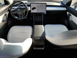 Tesla Model 3 foto 8