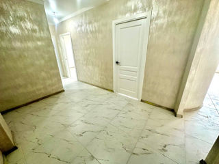 Apartament cu 2 camere, 68 m², Botanica, Chișinău foto 4