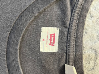 Vând tricou LEVIS original cu 125 lei