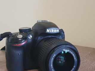 Vând Nikon d3200 kit