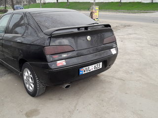 Alfa Romeo 146 foto 2