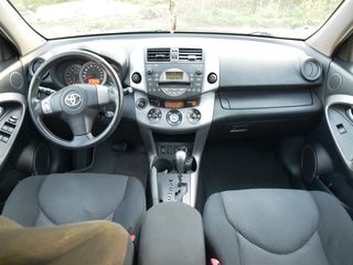 Toyota Rav 4 foto 5