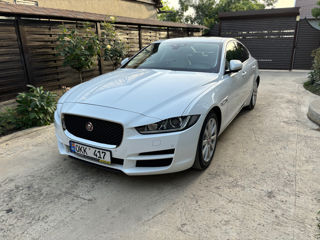 Jaguar XE foto 3