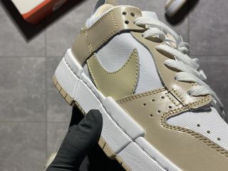 dunk disrupt beige