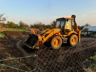 Prestări servicii cu diferite utilaje de constructii: Buldoexcavator , Miniexcavator . foto 5