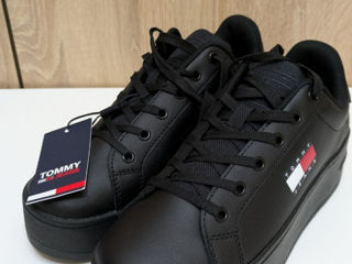 Tommy Jeans 37