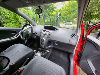 Toyota Yaris foto 12