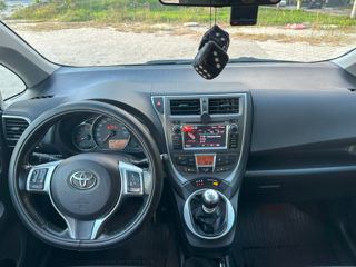 Toyota Verso-S foto 7