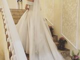 Продам красивое свадебное платье foto 2
