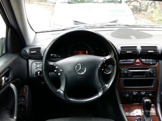 Mercedes C Class foto 8