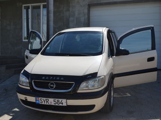 Opel Zafira foto 1