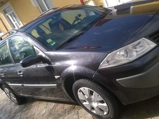 Renault Megane foto 2