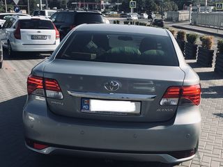 Toyota Avensis foto 6