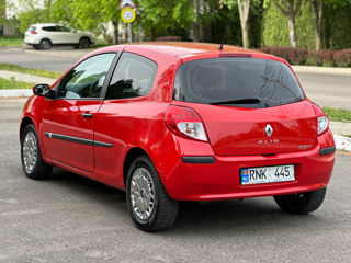 Renault Clio foto 6