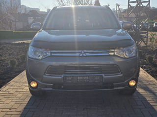 Mitsubishi Outlander foto 3