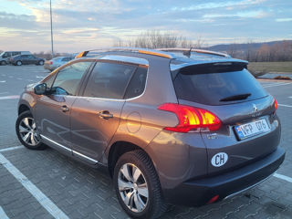 Peugeot 2008 foto 3